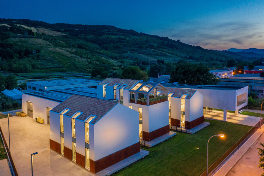 KSENIA SECURITY 总部办公建筑-1