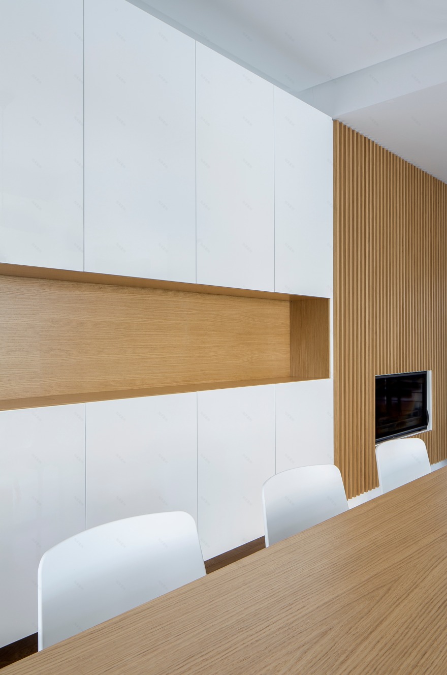 远避地中海色彩,北欧风别墅住宅-8