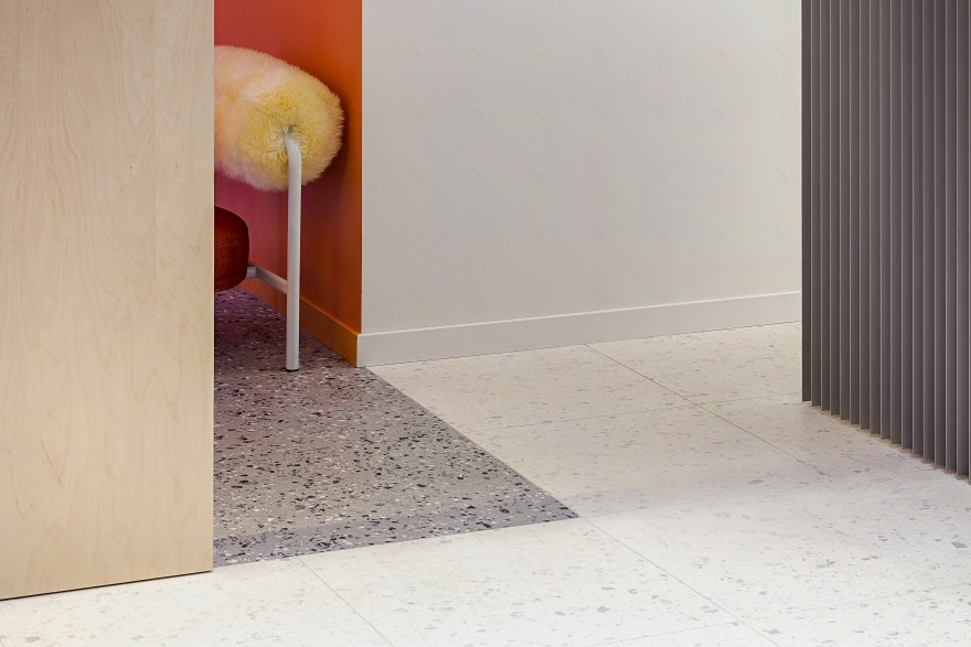 购物商场中的神秘太阳沙龙-20