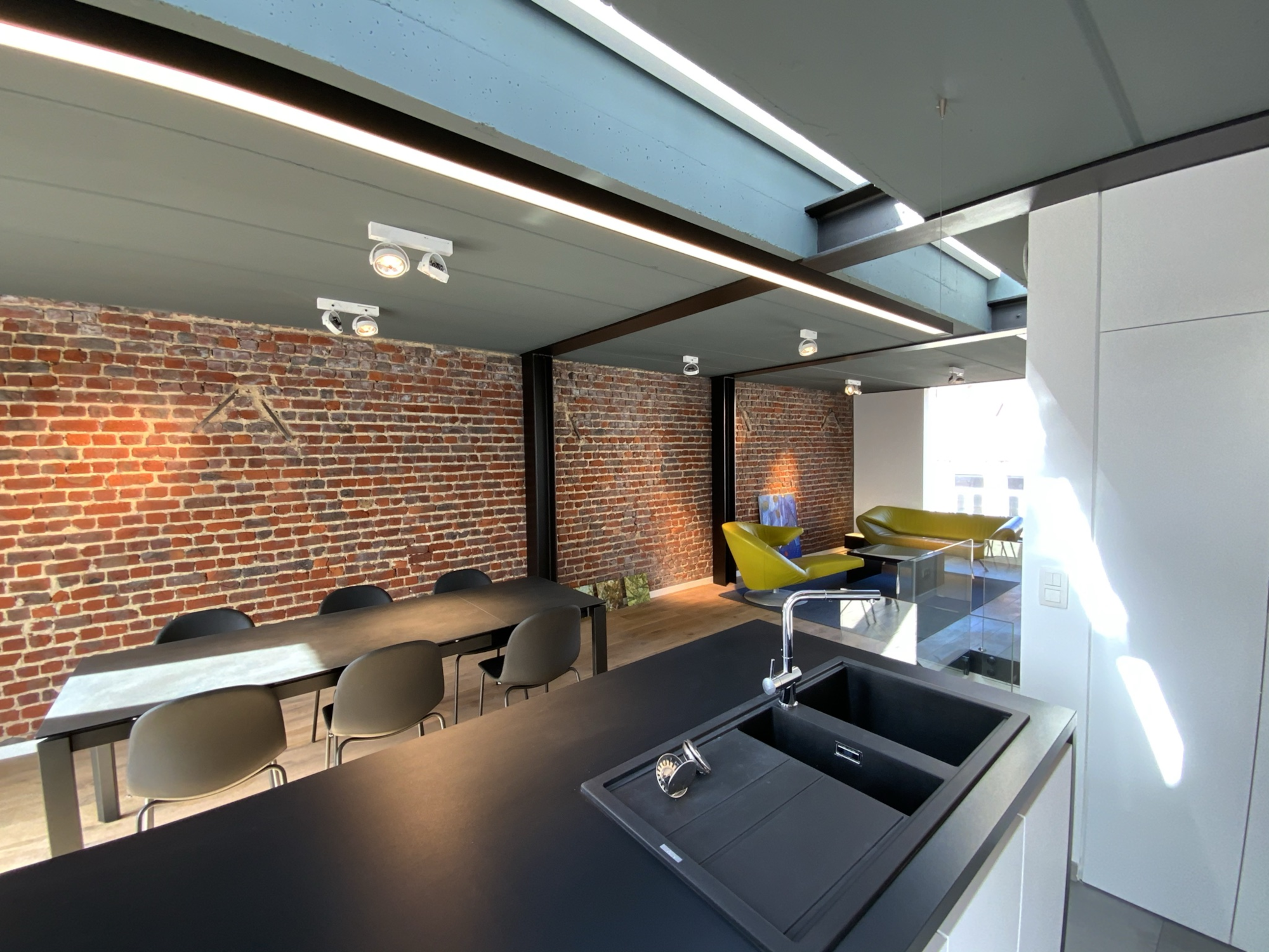 融入环境的比利时现代住宅设计-6