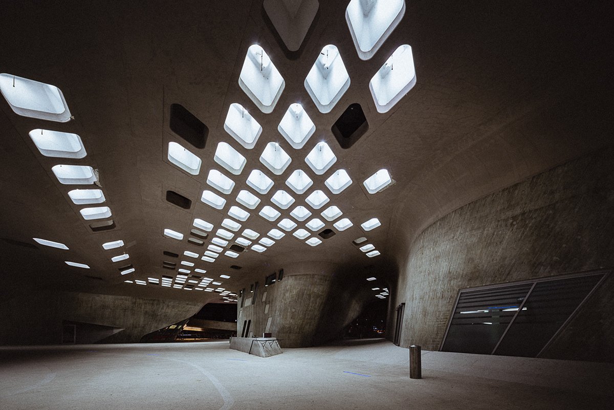 流光溢彩的科学中心 · Phaeno Science Center丨德国丨伊拉克裔英国建筑师扎哈·哈迪德-5