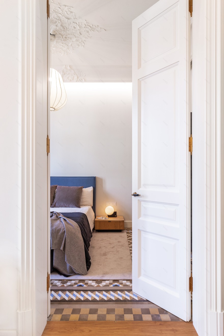 巴塞罗那现代主义建筑中的优雅家居-13