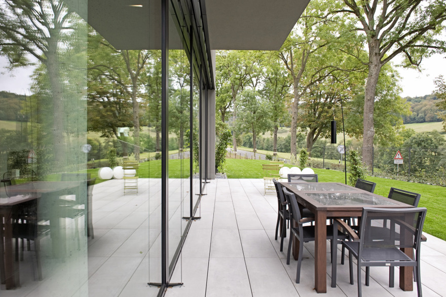 卢森堡大型被动式木质混凝土别墅-19