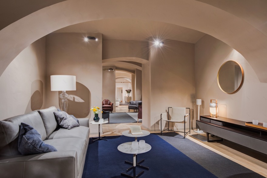 波尔特罗纳·弗劳展厅-57