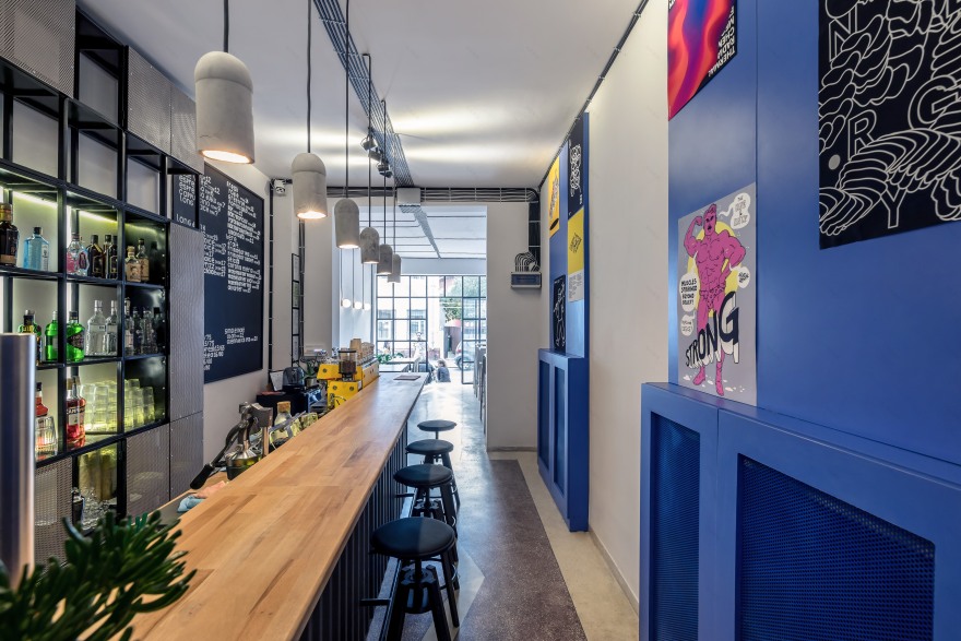 布加勒斯特的一家名为索托的咖啡酒吧,支持当地艺术家-7