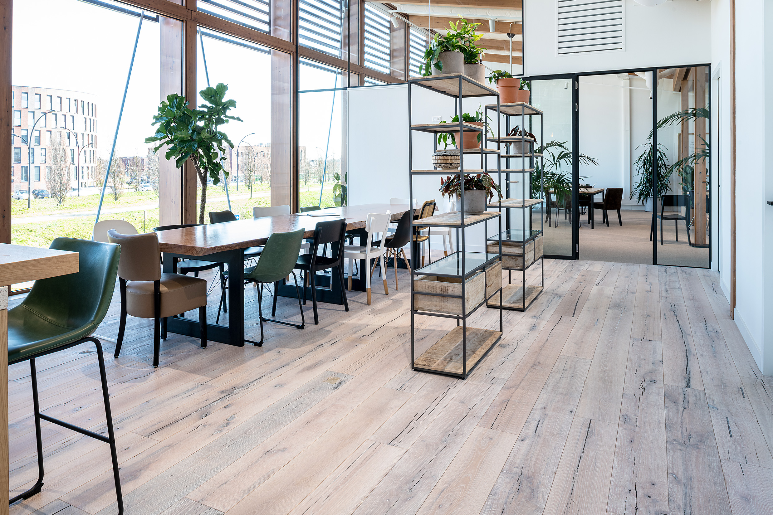 CO2 neutral office builing with reclaimed oak wooden flooring-1