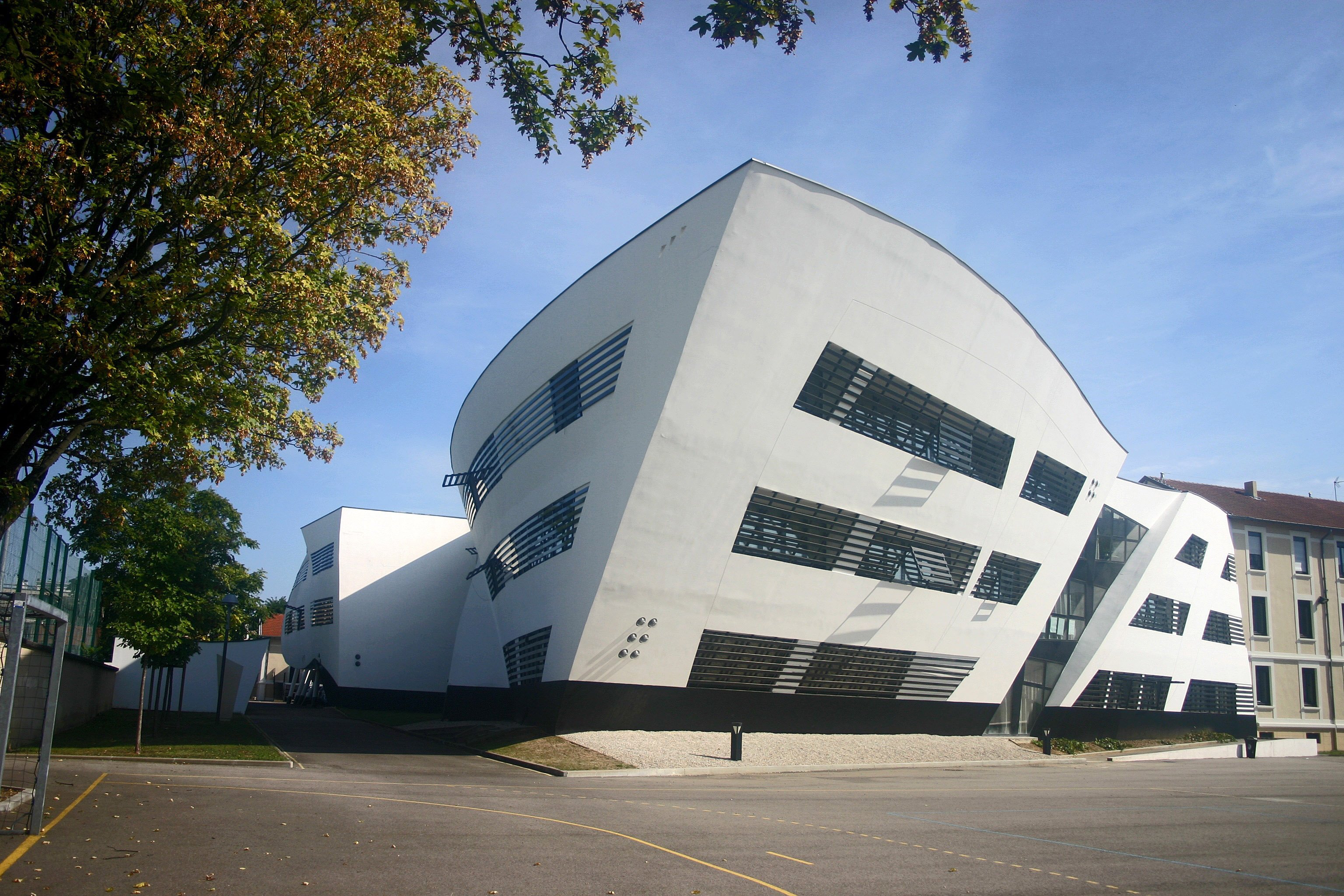 历史与现代共融的校园设计-0