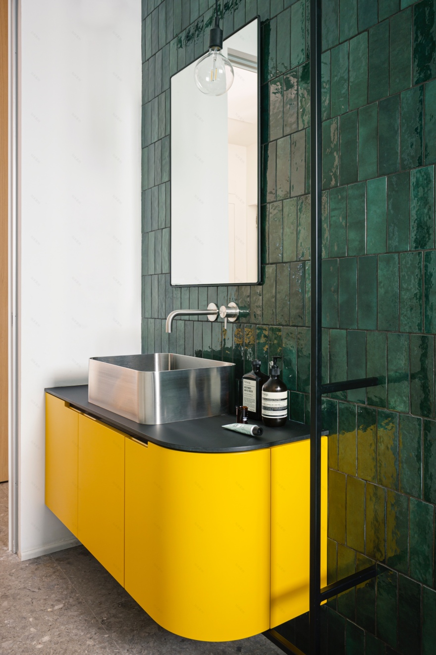 双层空间翻转,复古风私人住宅设计-13