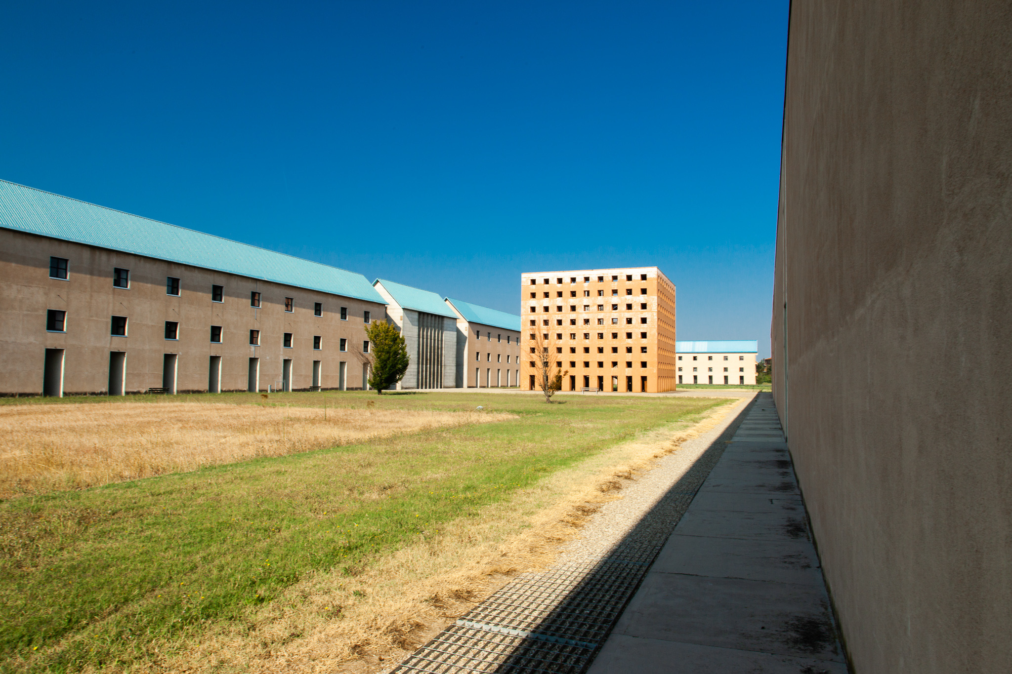 圣卡塔尔多公墓 · 骨灰龛建筑的室内设计艺术-6