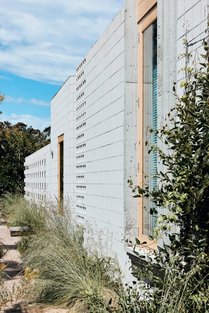 混凝土金字塔下的海滩别墅设计-110