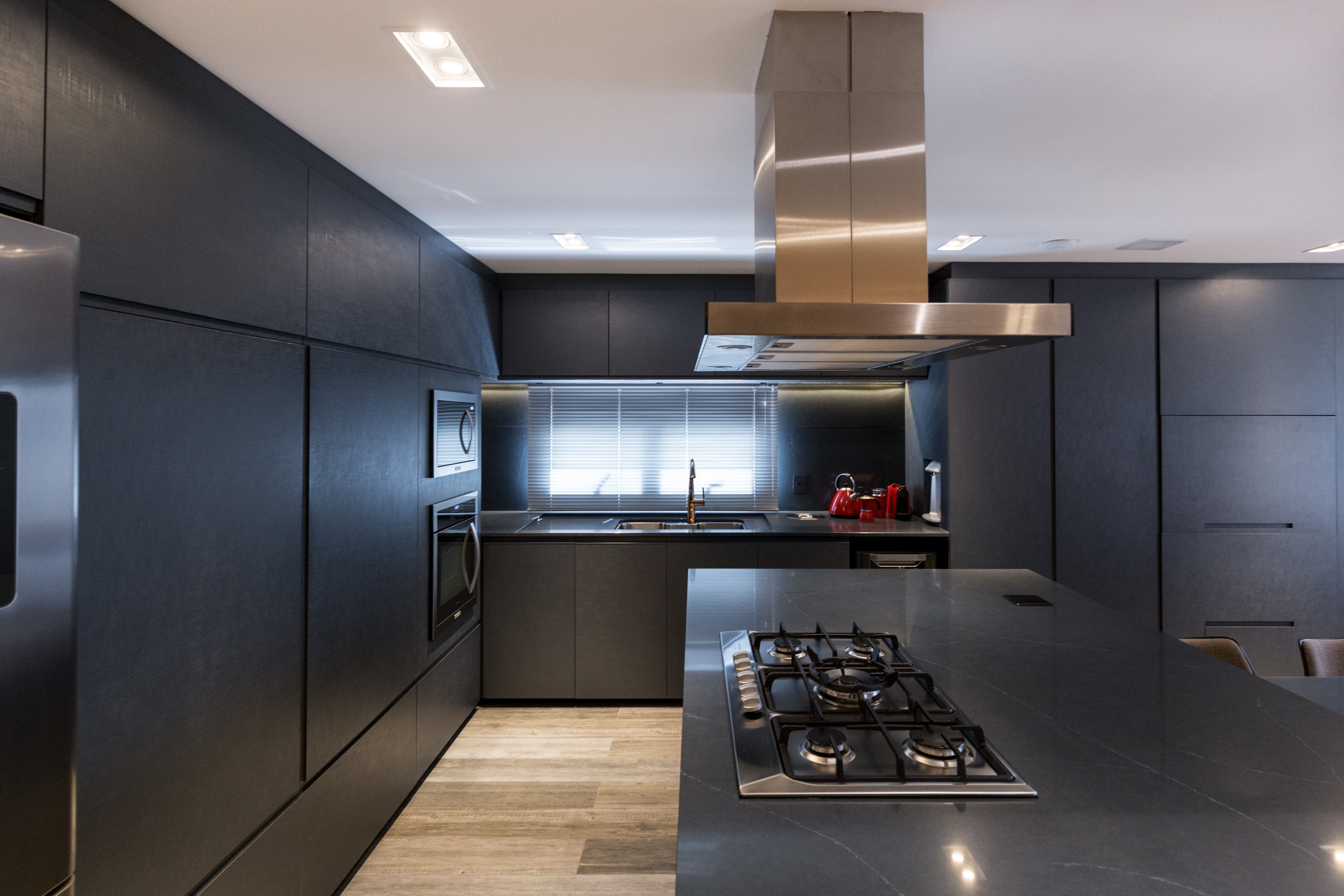 品味卓越的 140 平米现代公寓设计-7