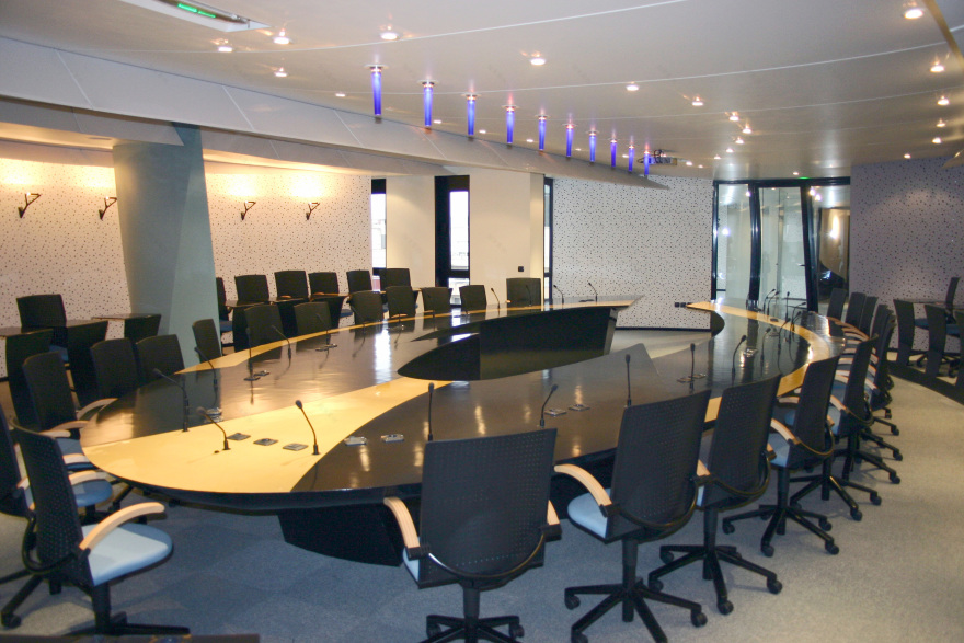 巴黎工会委员会会议室 | 现代与实用的设计-0