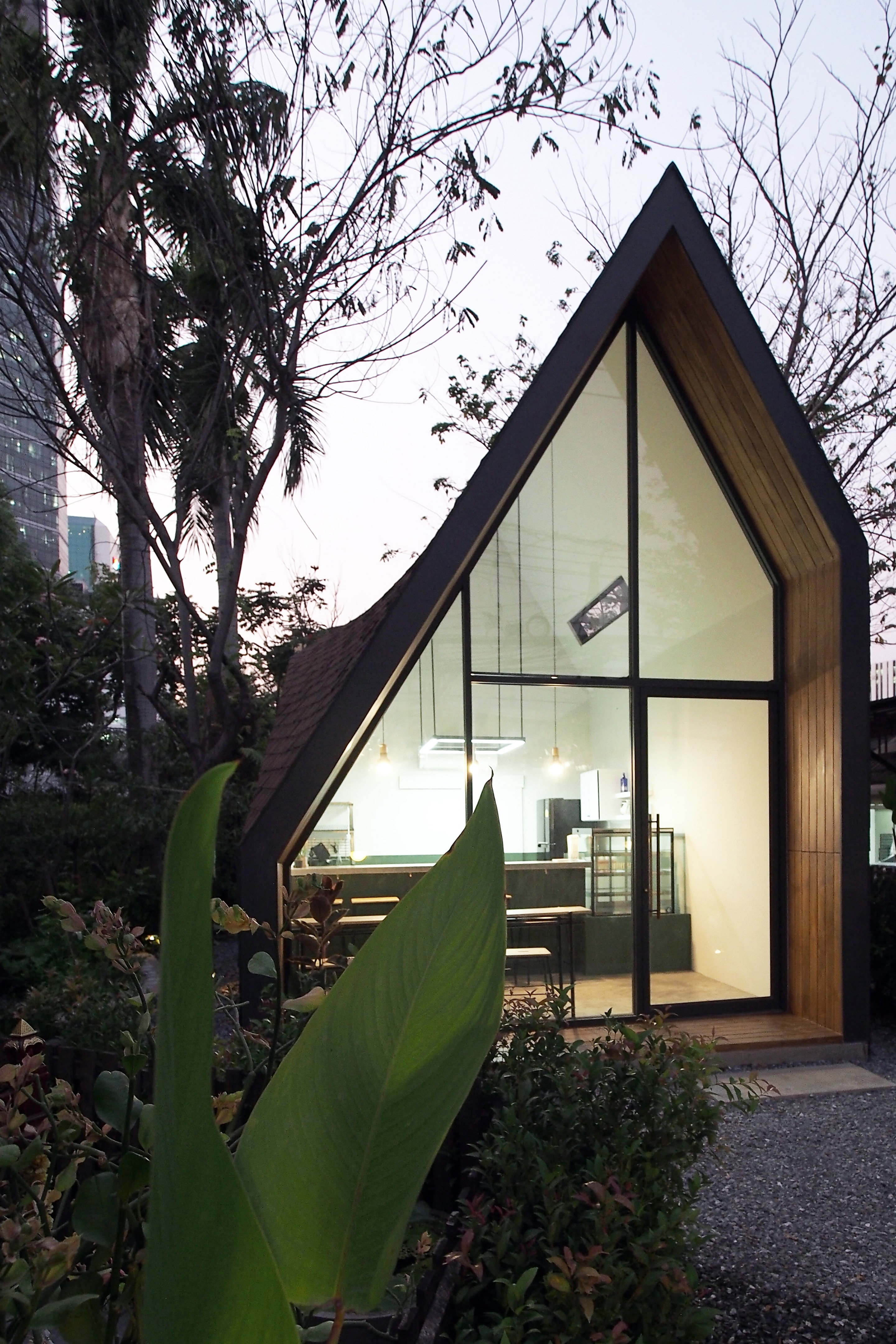 曼谷“巨人烘焙咖啡馆”-1