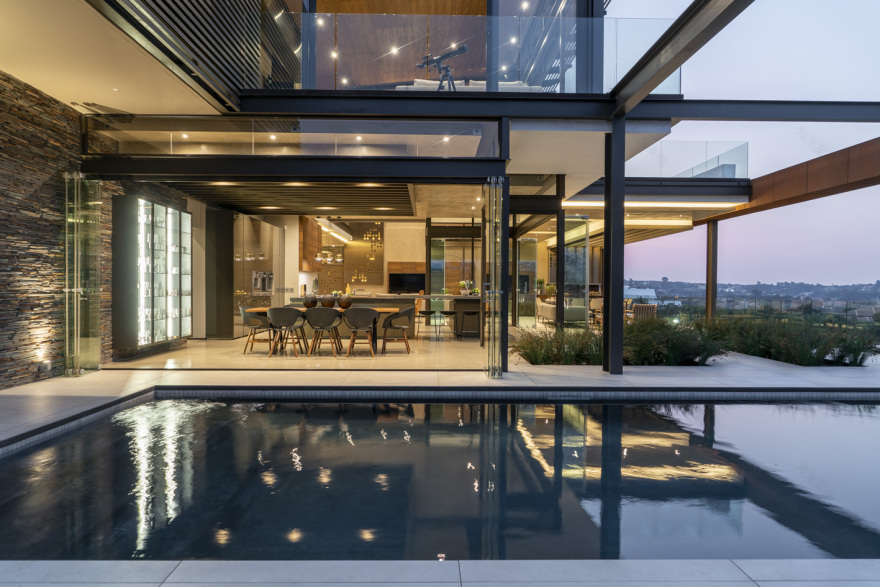 南非 Mooikloof Heights 别墅 | 室内外生活交融,景观迷人-34