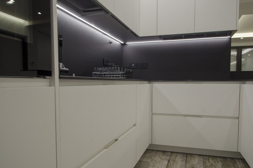 黑白风格公寓的节能环保设计-11