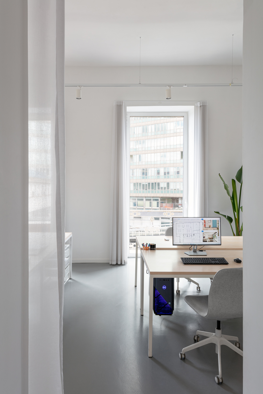 明亮开放的现代办公空间丨意大利那不勒斯丨FADD 建筑师工作室-7