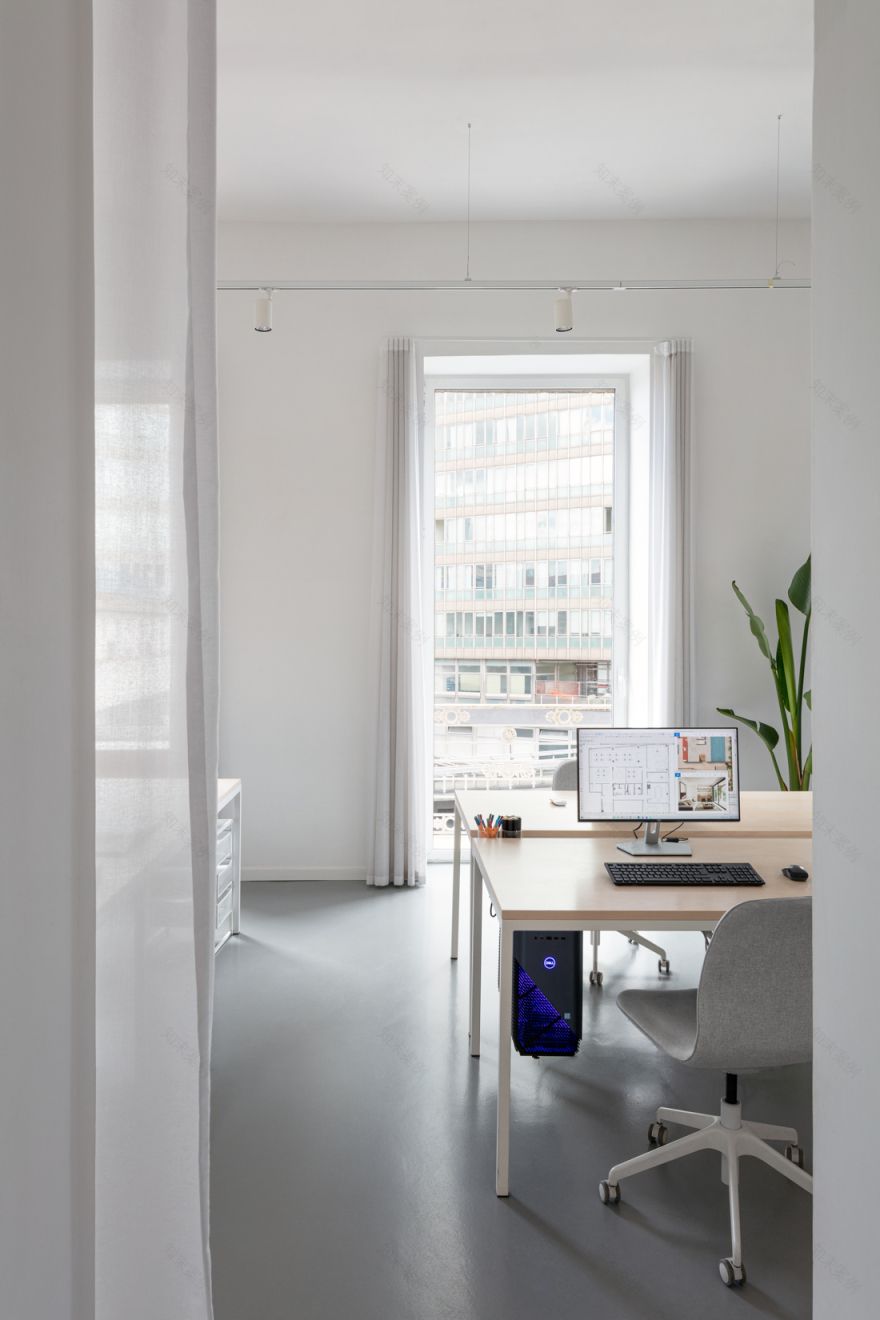 明亮开放的现代办公空间丨意大利那不勒斯丨FADD 建筑师工作室-7