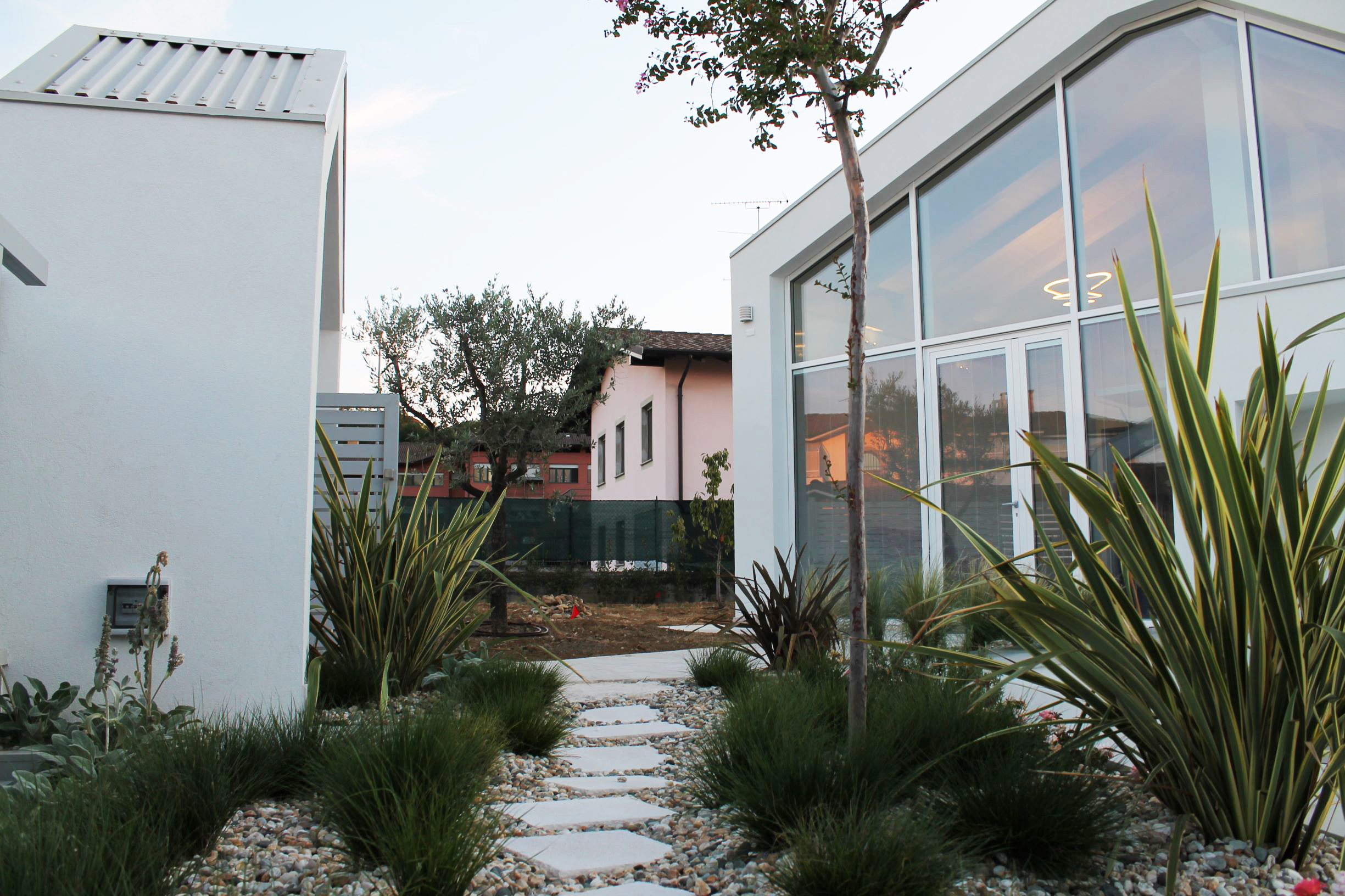 绿意盎然的光伏家园 · 意大利环保节能住宅-21