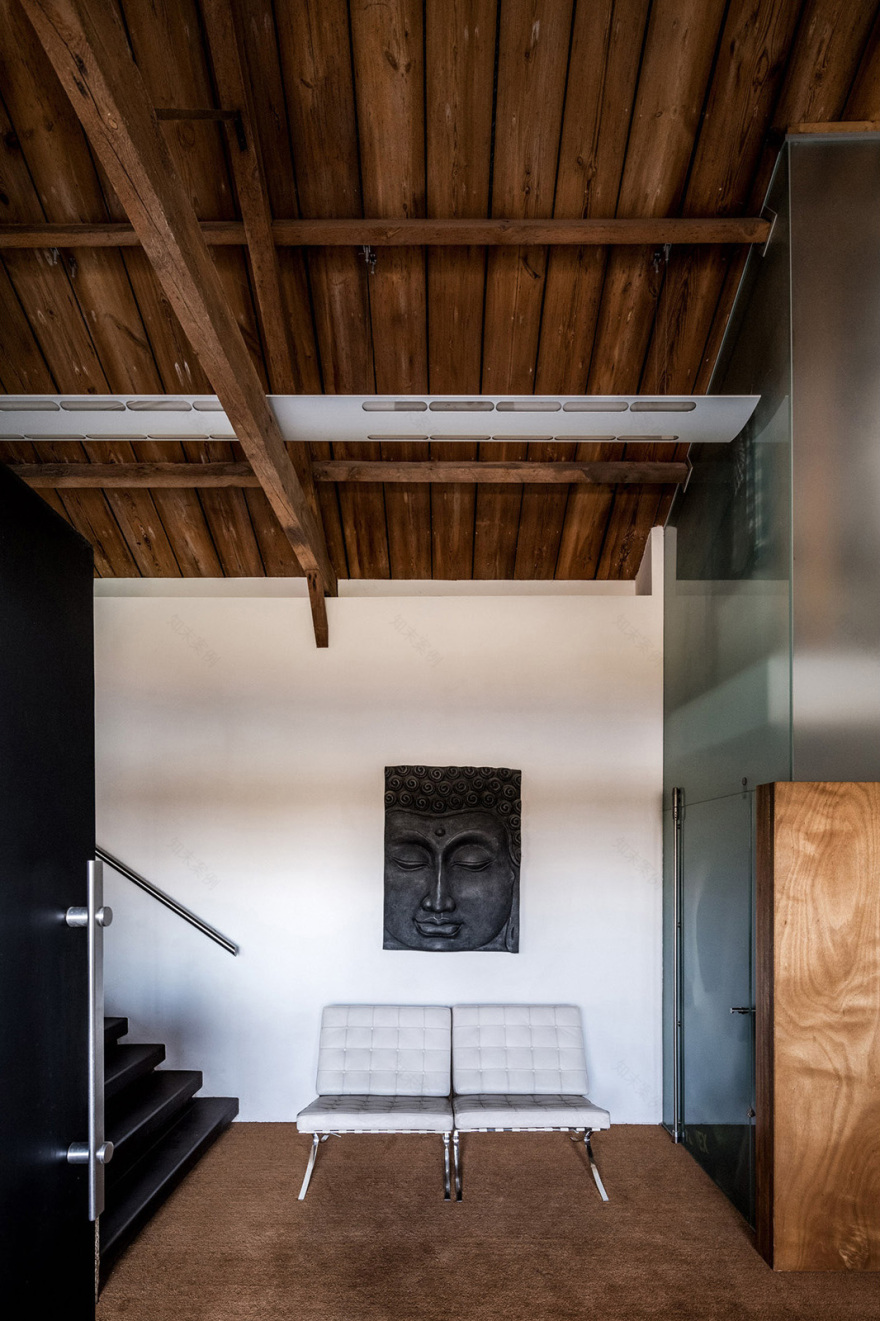 百年粮仓变身为现代别墅-20