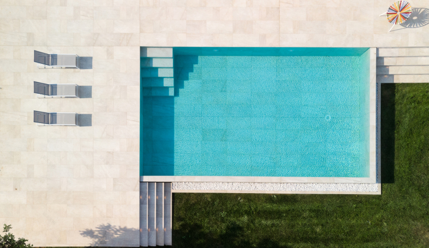 绿意盎然的意式别墅 | 环保建材与自然美景的完美融合-6