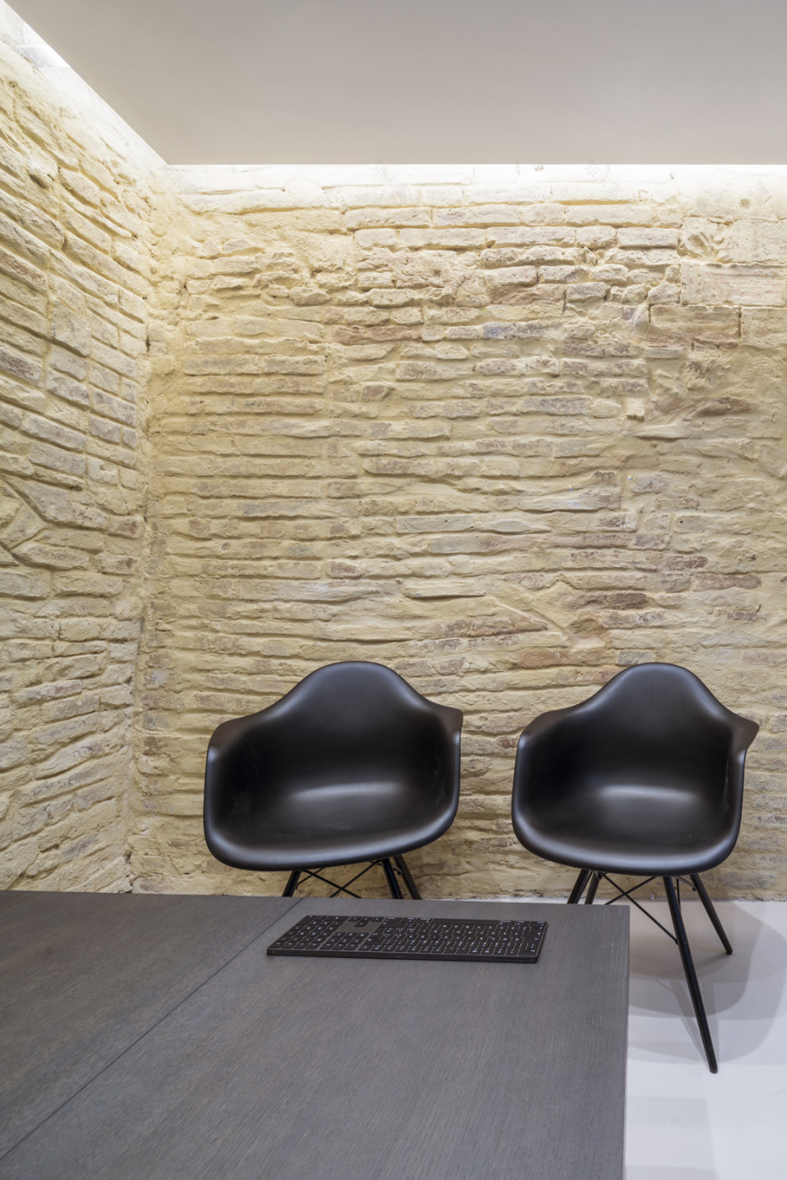 重现中世纪风华的意大利办公空间丨意大利锡耶纳-11