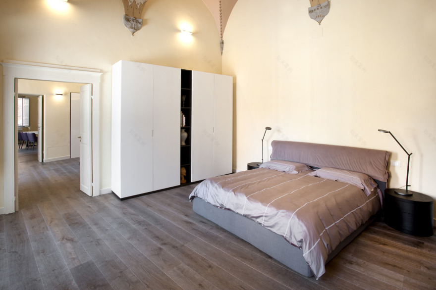 历史与现代交融,意大利锡耶纳市中心公寓设计-16