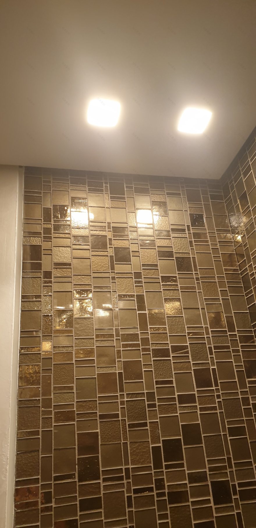 米兰双层公寓现代翻新,结构改造与复古元素完美融合-19