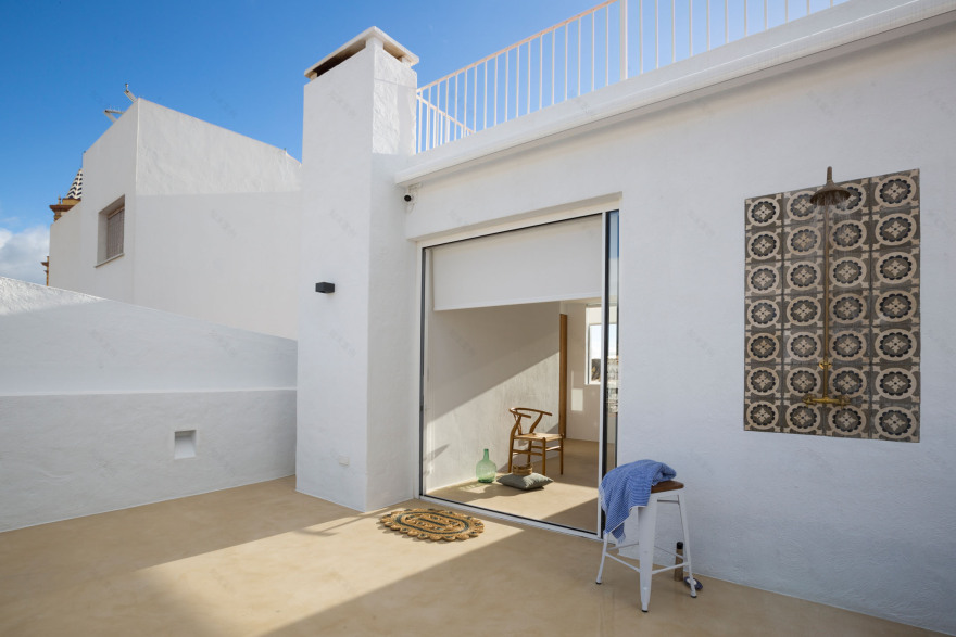 传统与当代共融的西班牙别墅设计-2