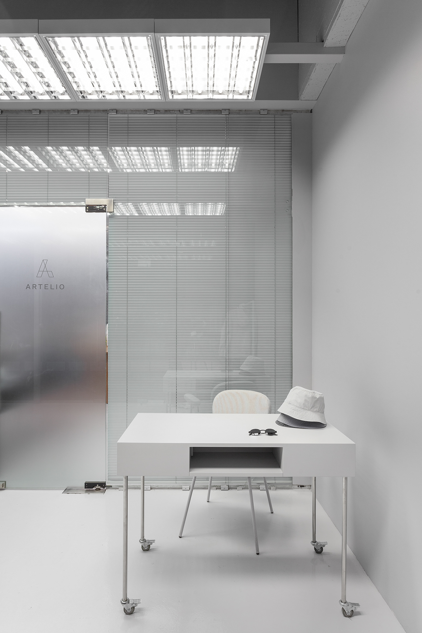 Polina Poludkina丨FABLE丨服装店设计-4