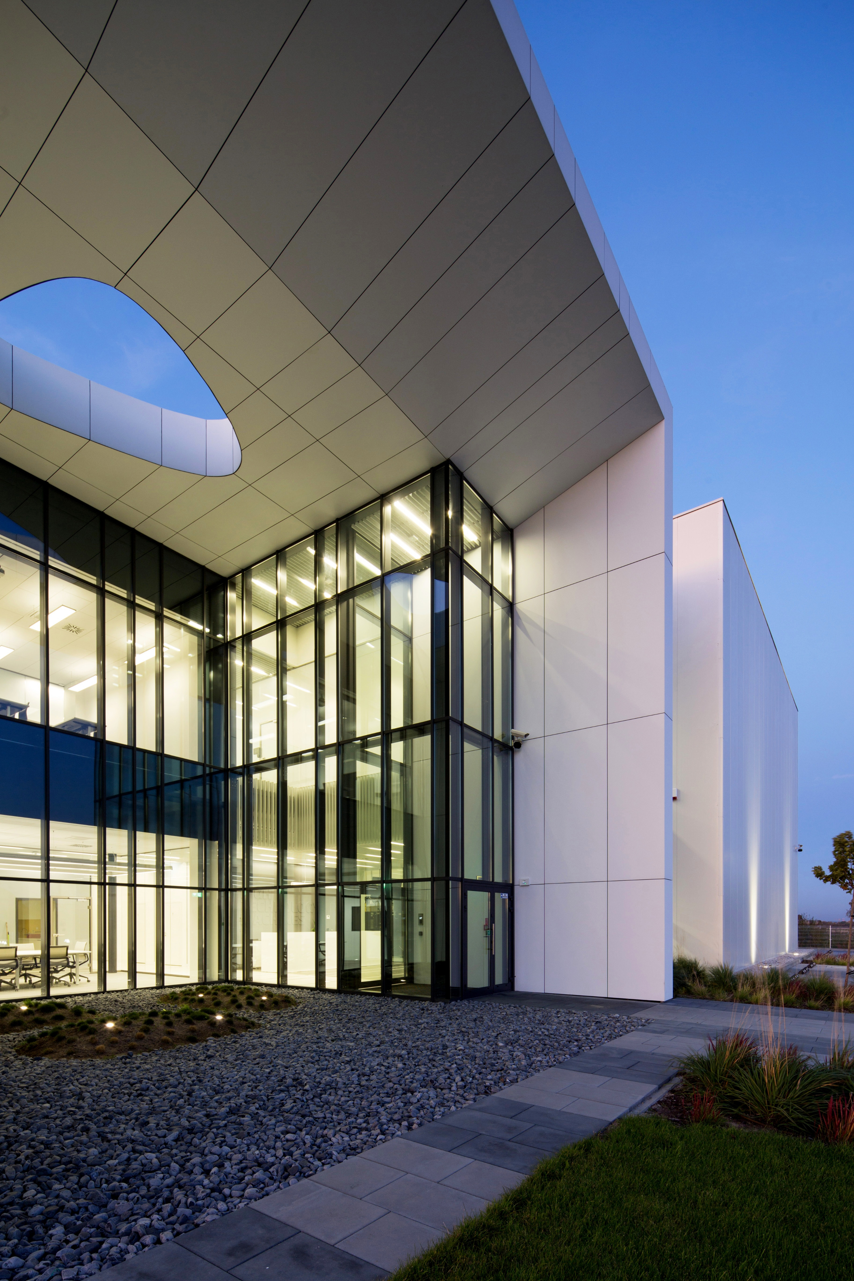 高科技机器研究与开发中心-6