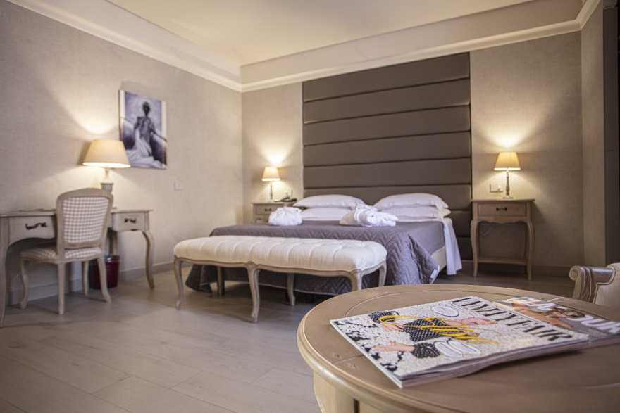 博洛尼亚城市中心,现代与古典交融的 Hotel Cavour 酒店设计-31