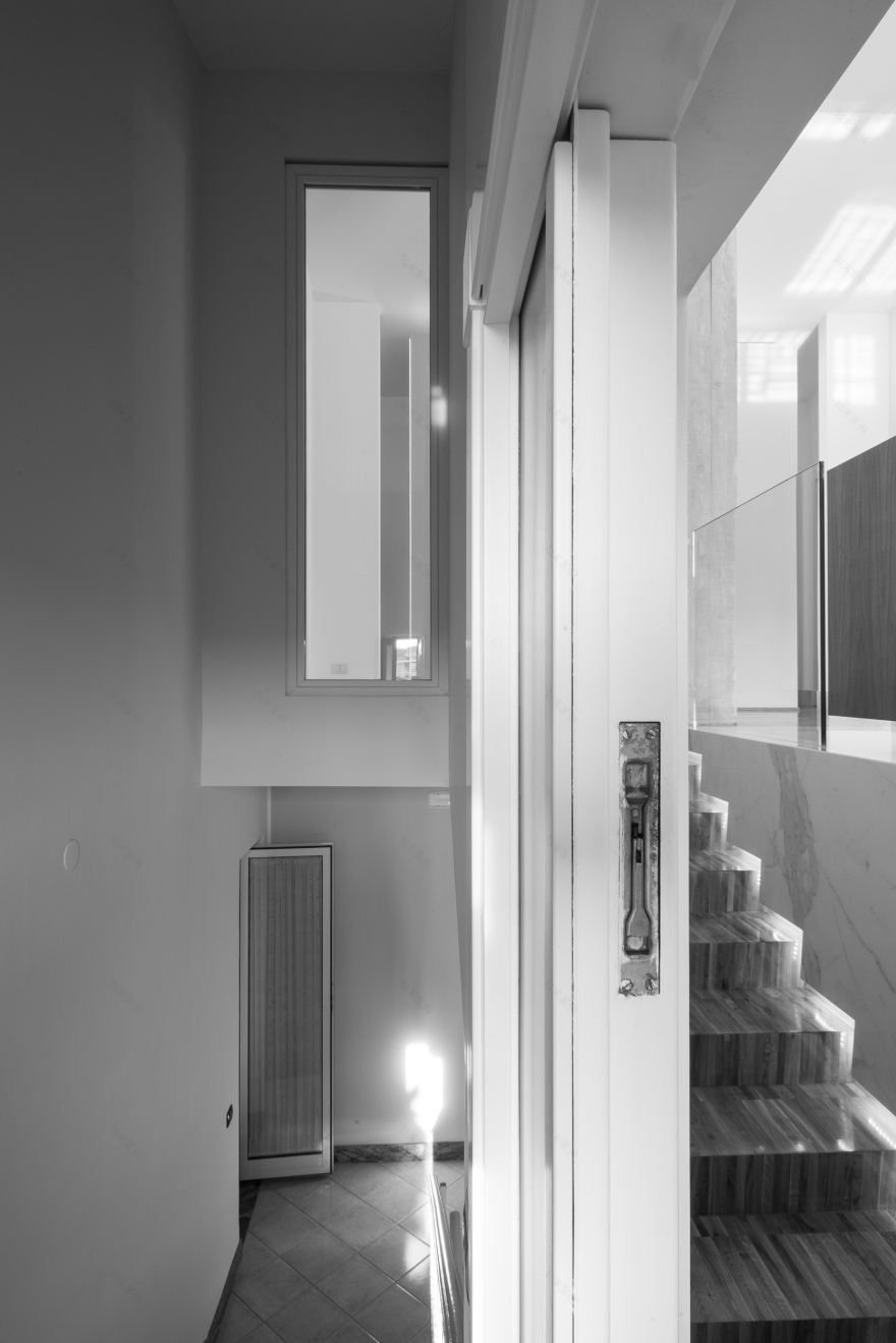 意外的别墅翻新,打造独特家庭住宅-0