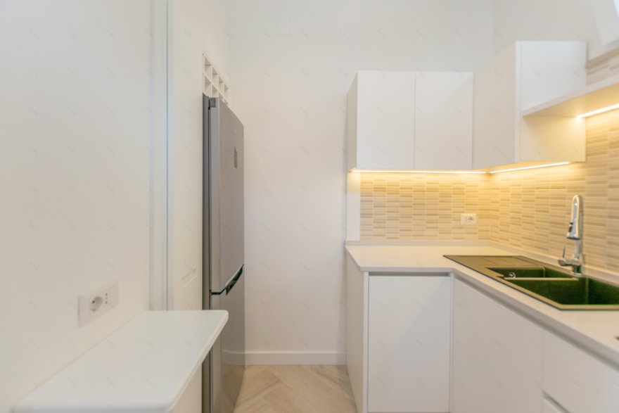 简约暖调的海湾美景丨意大利-1