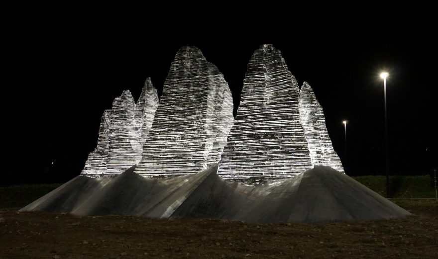 意大利三峰雕塑公园 | 金属与自然的完美融合-12