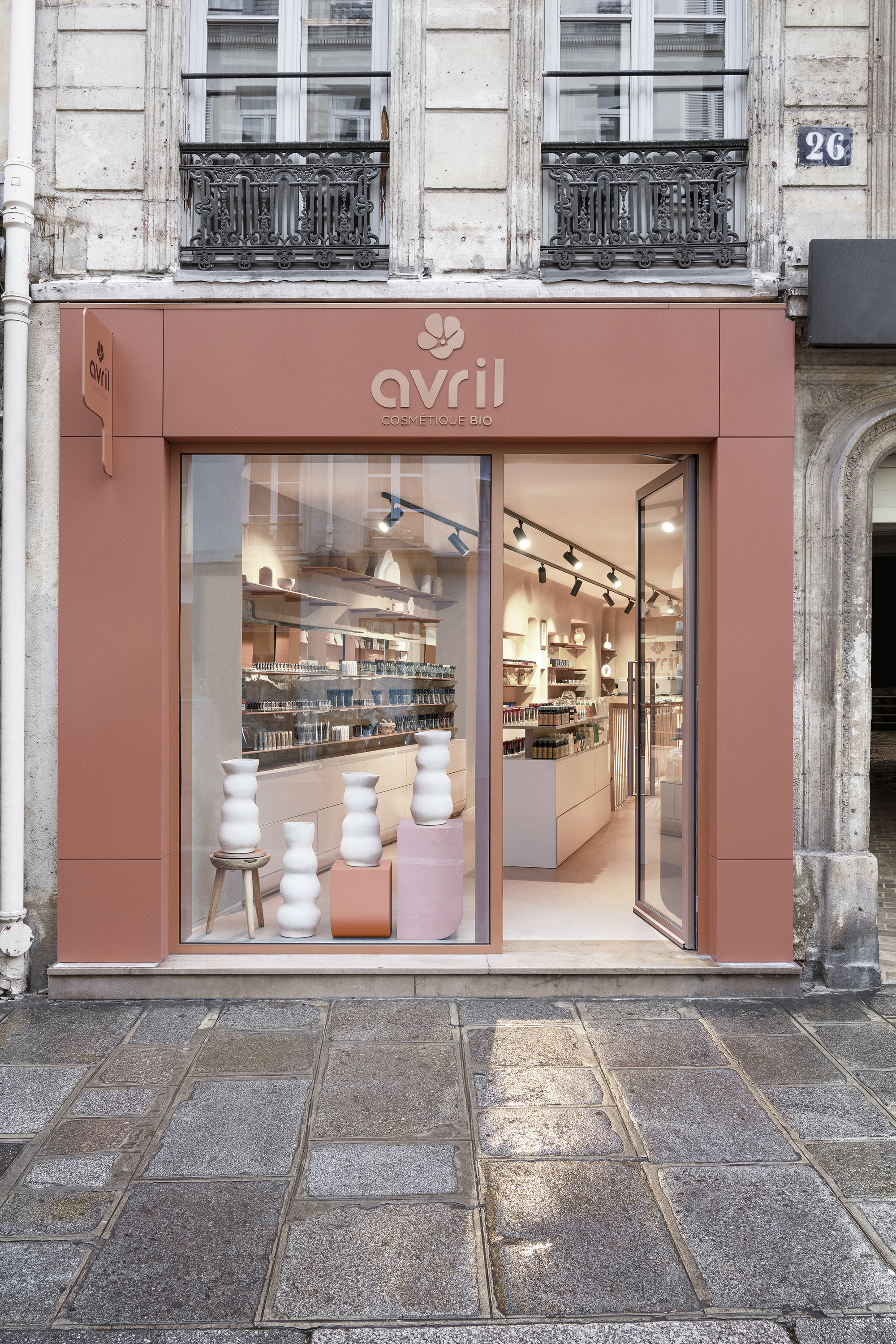 巴黎 Montmartre 街 Avril 有机美妆产品店丨法国巴黎-1