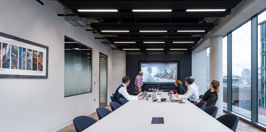 在河畔宅邸沉思-17