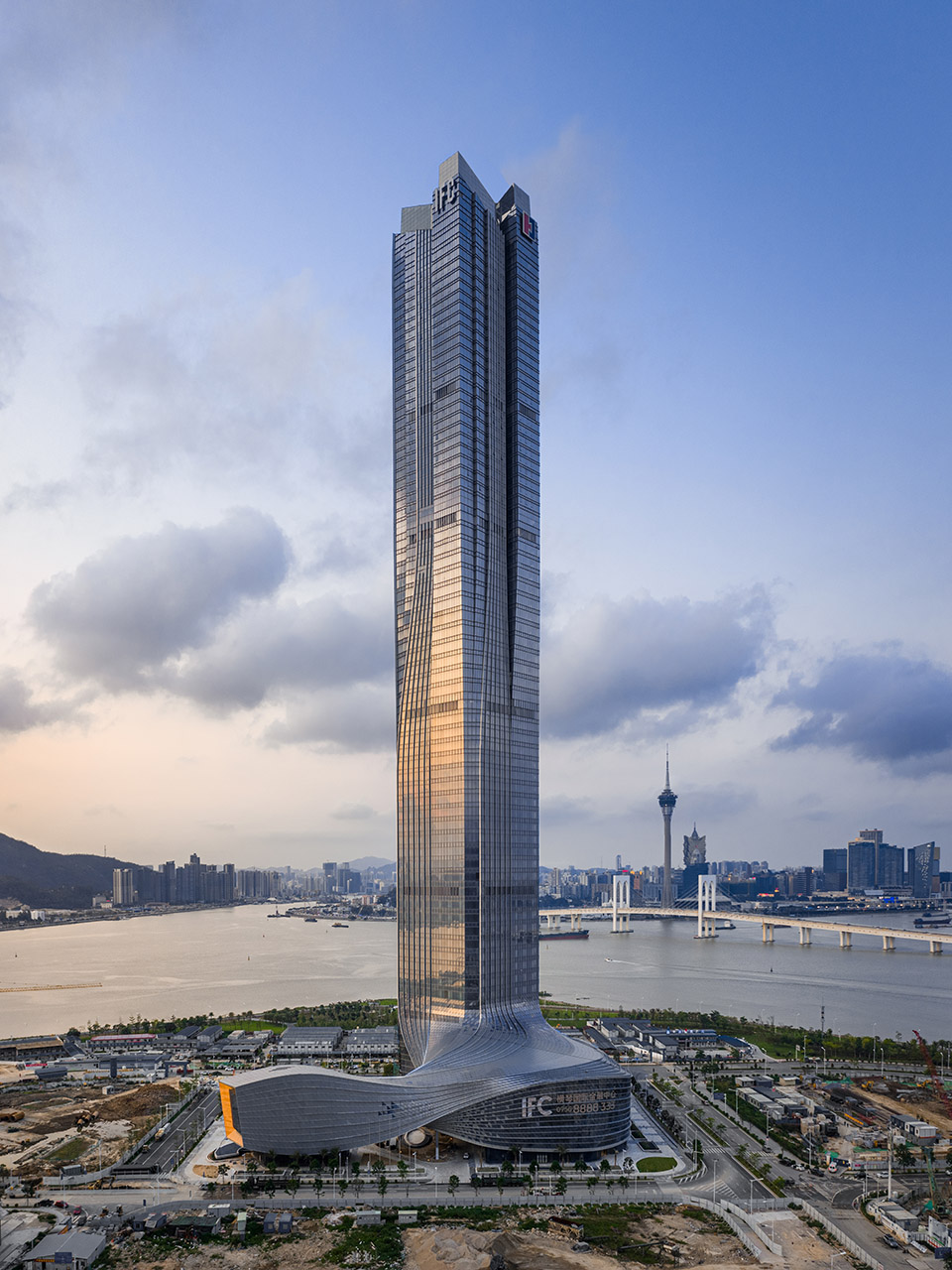 横琴国际金融中心，珠海/珠澳第一高楼，以蛟龙出海打造中国新力量-5