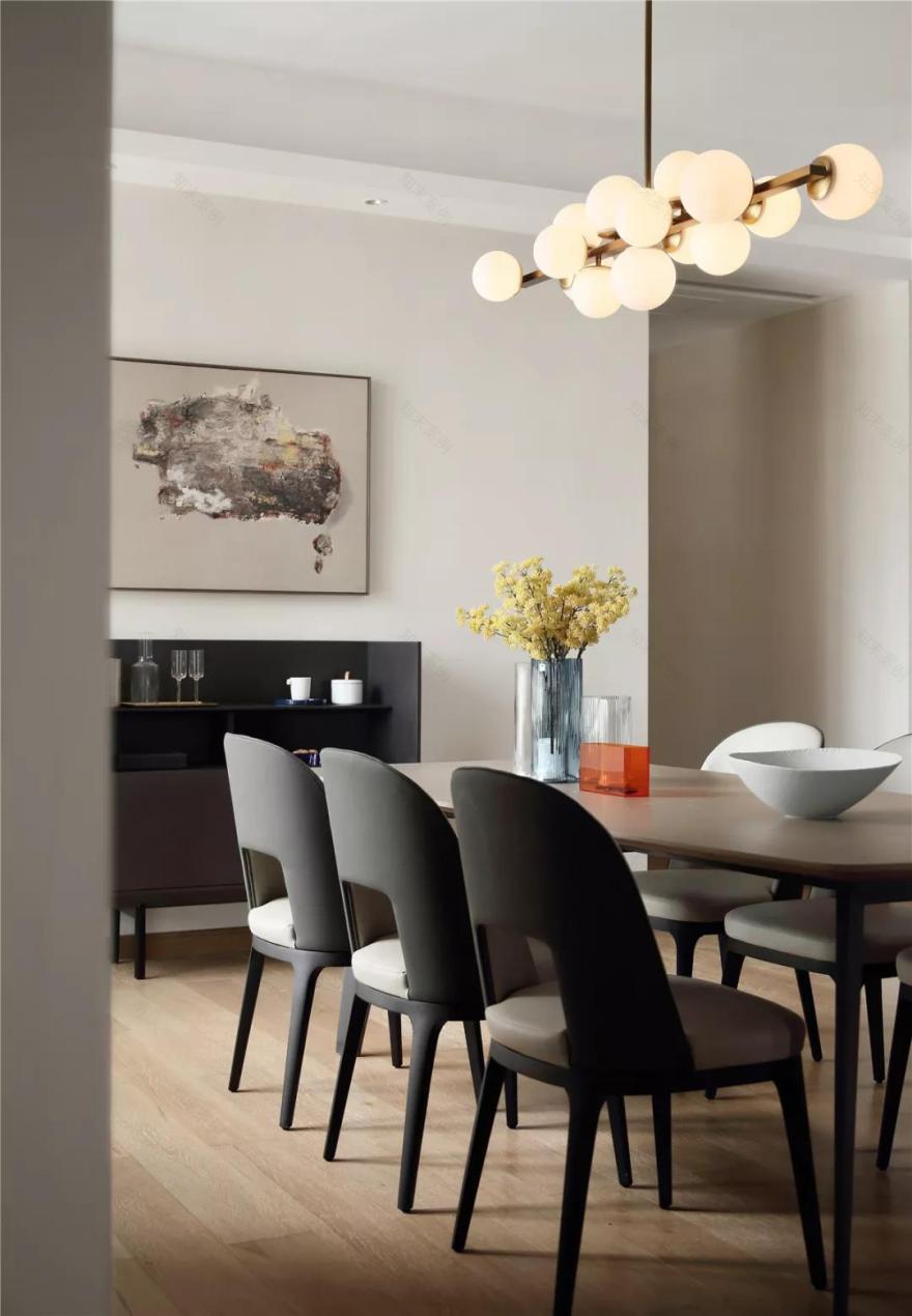 优雅清朗的 300㎡平层公寓设计-11