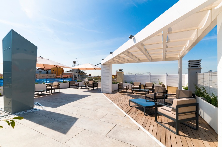 罗马办公空间改造 | 铁路枢纽旁的绿色全景办公区-0