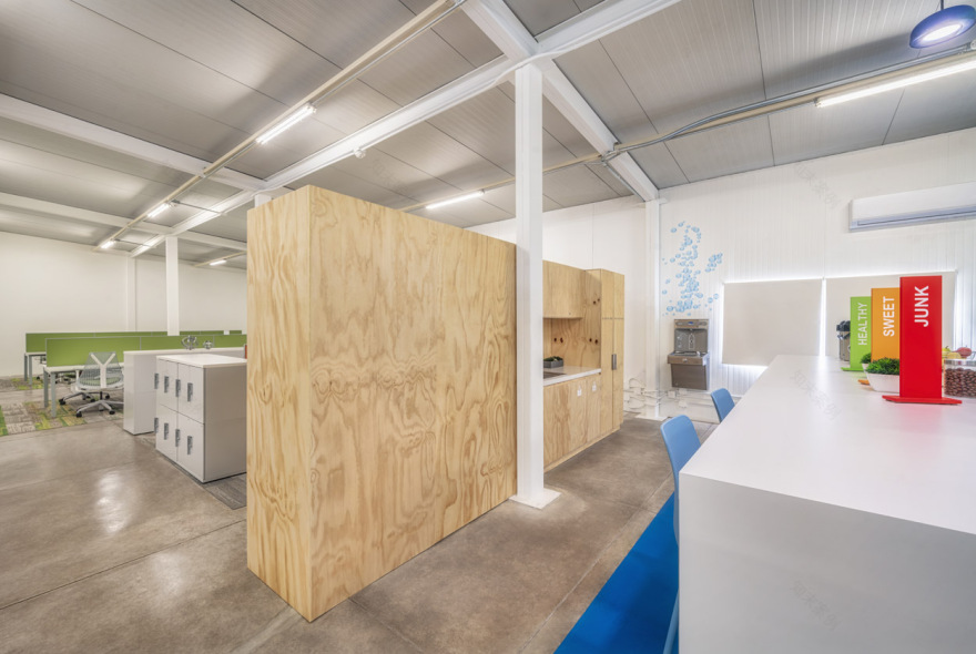 墨西哥校园临时教师办公室设计-5