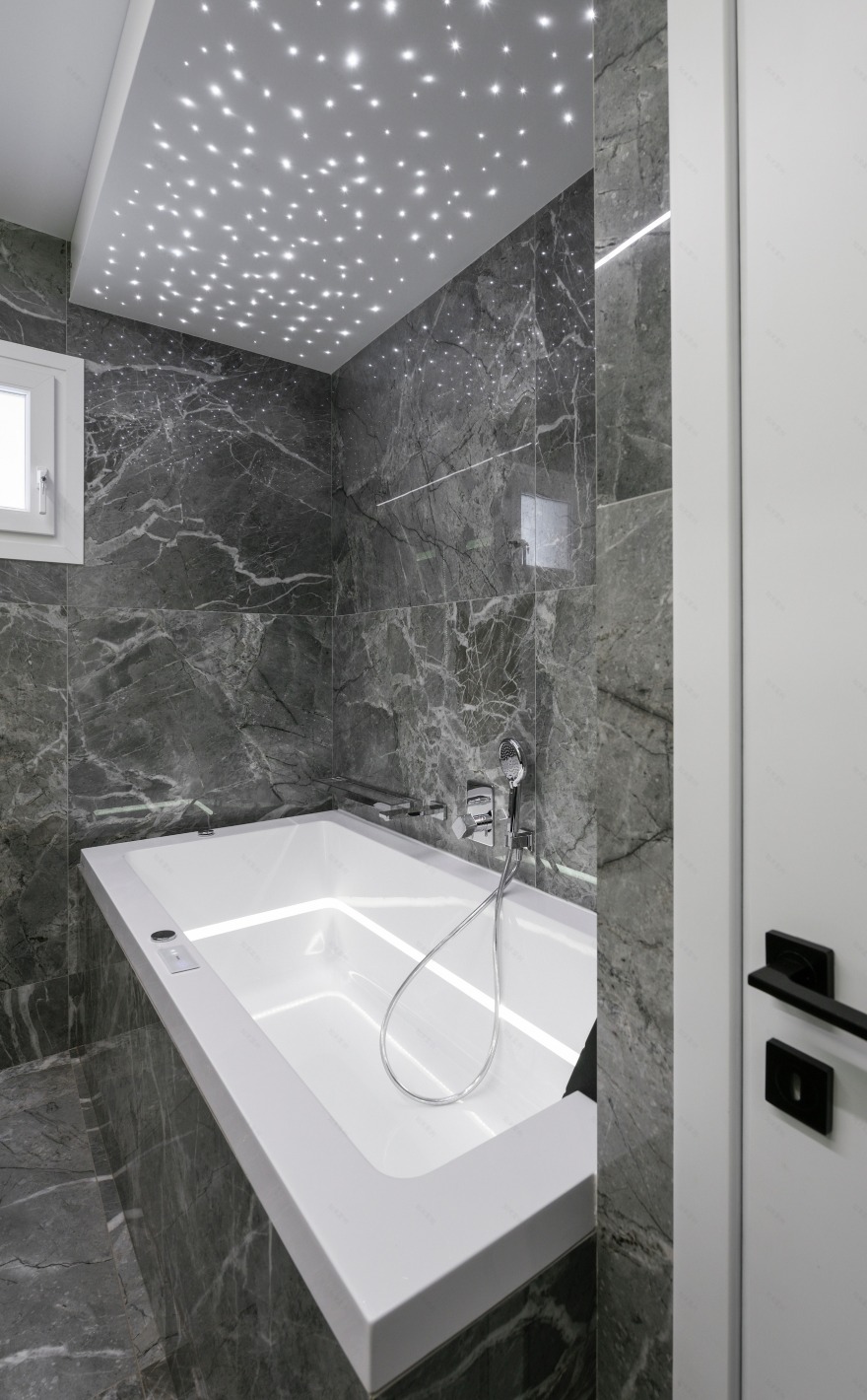 创意木石交融,MNK 设计工作室打造双层公寓空间-12