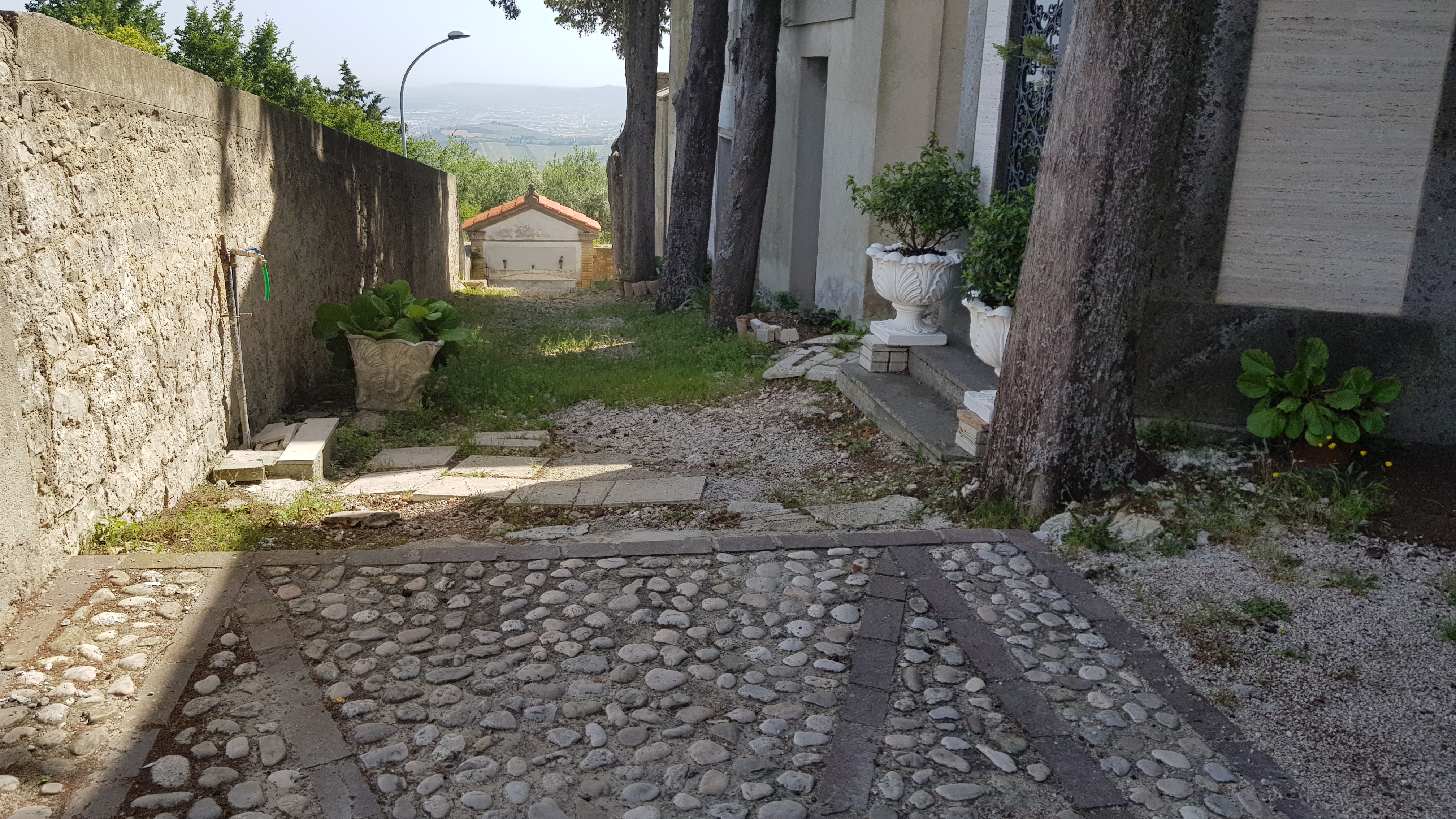 nuova sistemazione pavimento cimitero-5