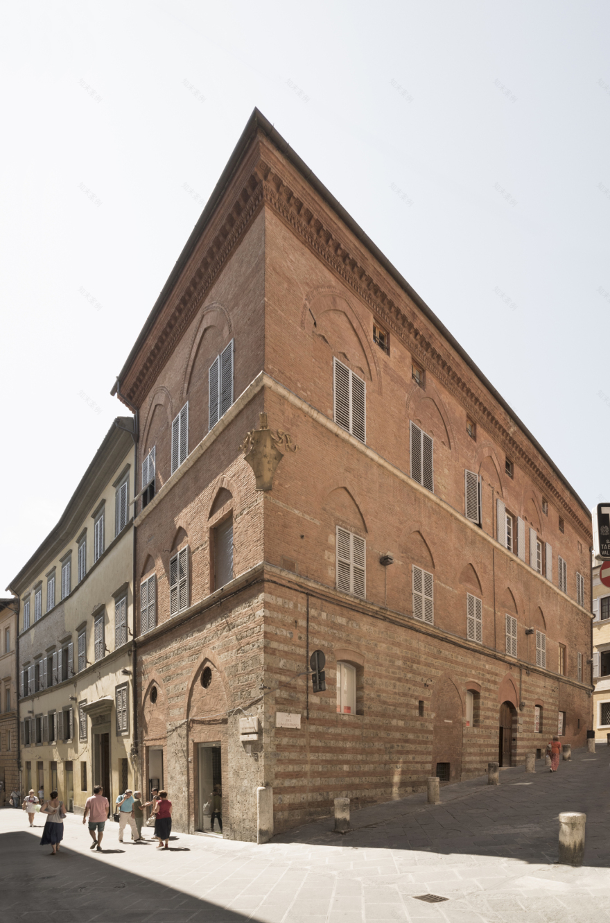 融合历史与现代的意大利古城公寓改造-37