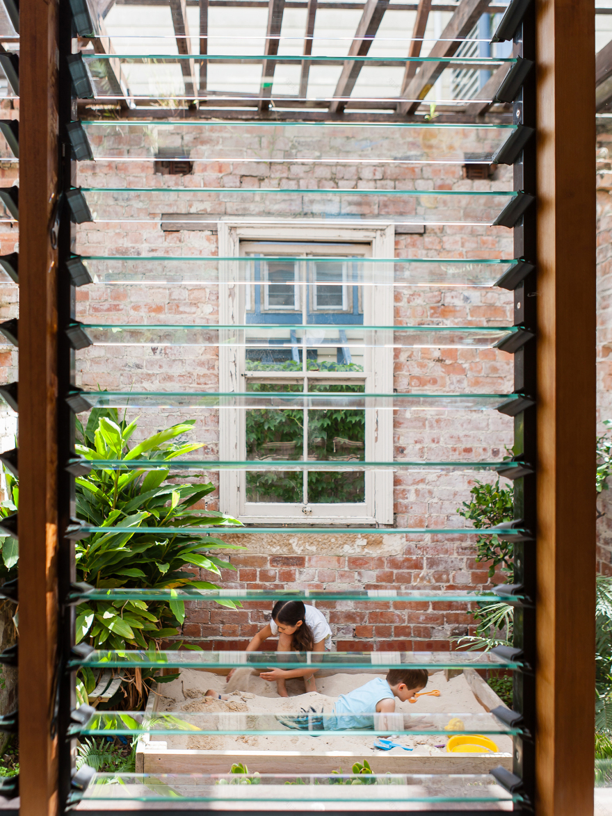 悉尼内城区的“少即是多”别墅设计-4