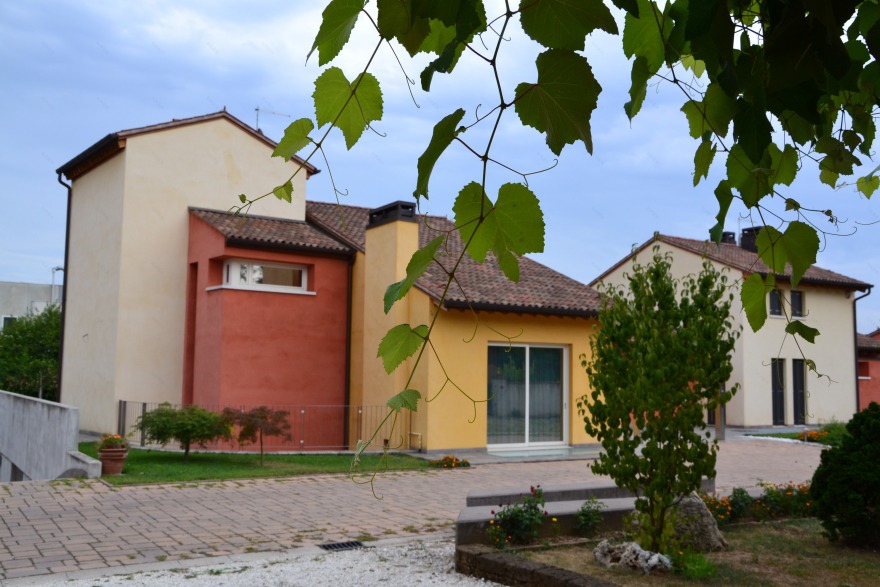 乡间复兴的现代居所——自然材料与尖端科技融合-14