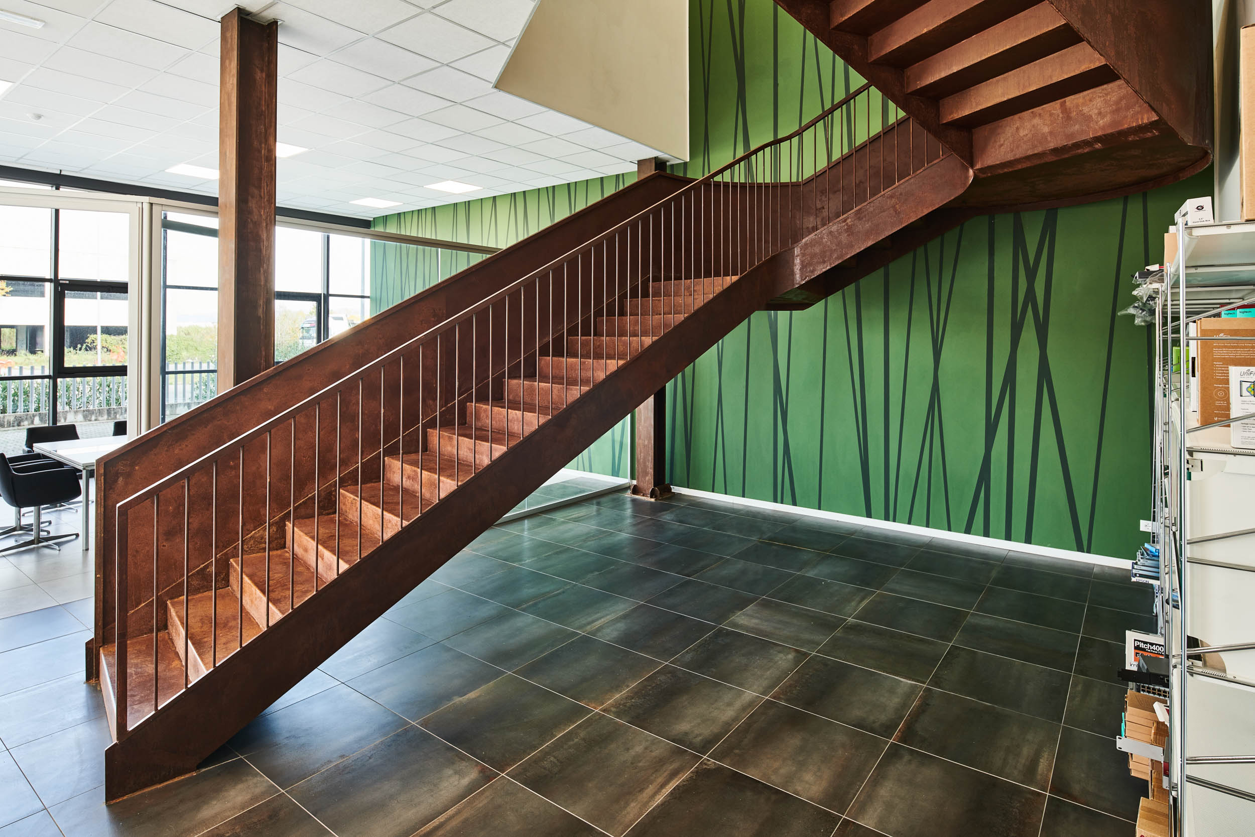 System Line 总部 | 现代工业风格的办公空间设计-4