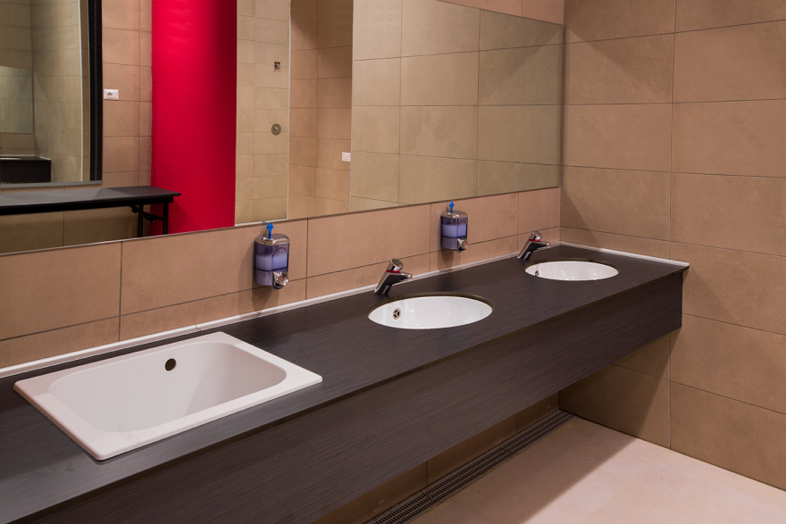 深度愉悦的 Y·40 泳池更衣室设计-5