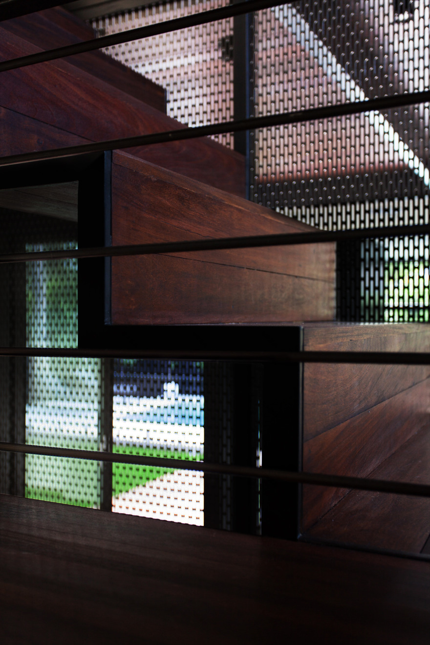 交叉双门跑车-8