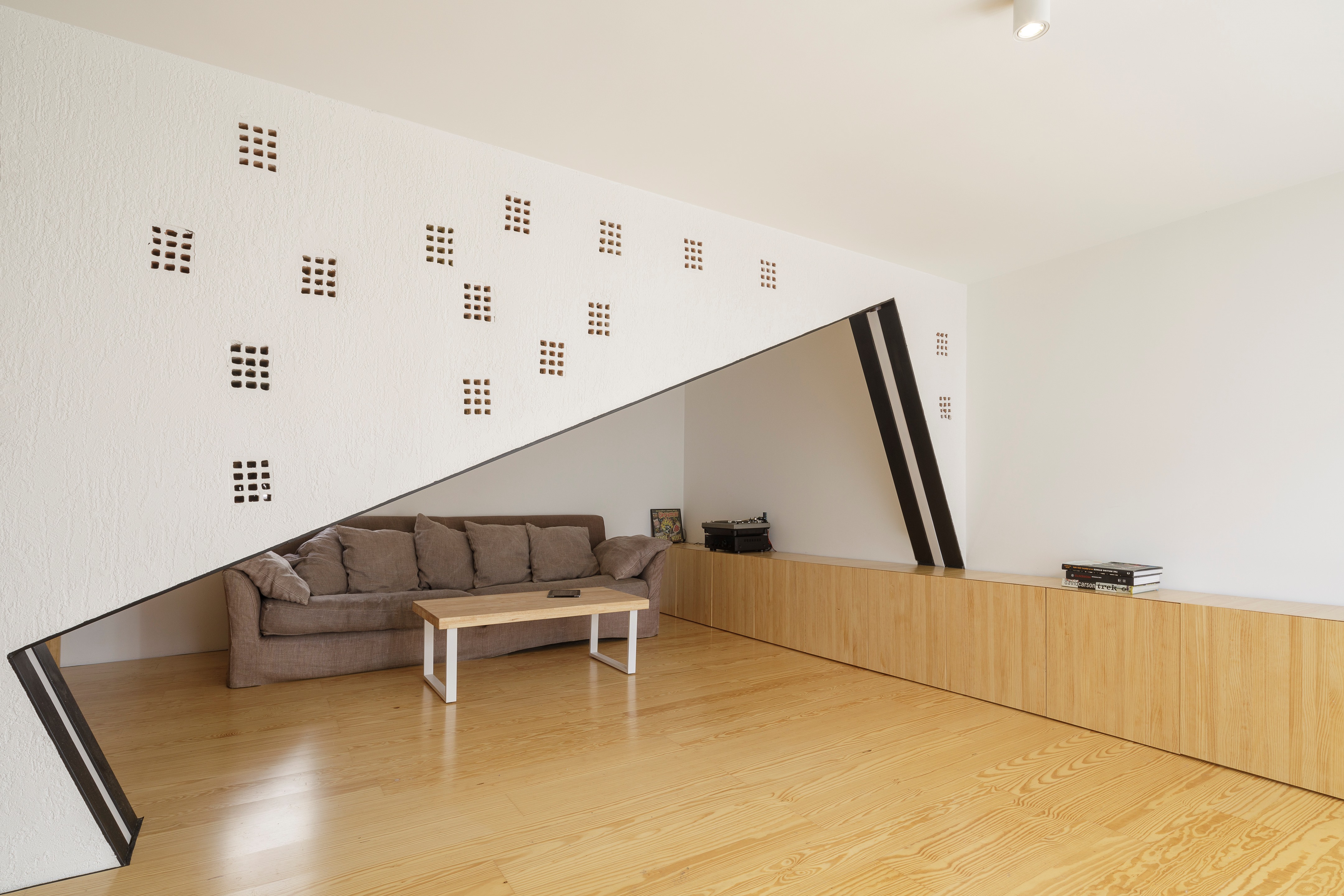 旧墙中的光影视界 · 格拉纳达公寓改造-2