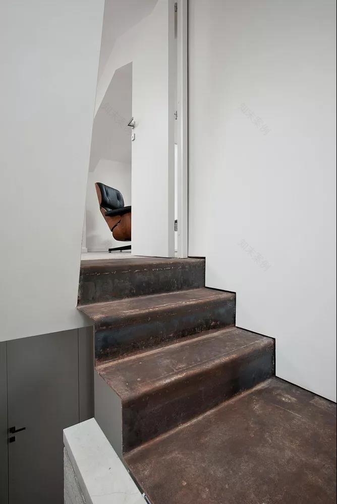 50㎡双层石头屋的宽敞空间魔法-40